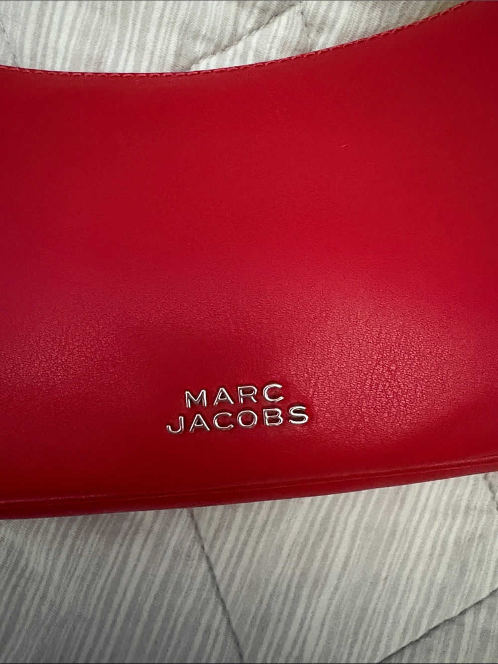 Marc Jacobs handcuff Red Shoulder Bag with Heart Charm and Dual Straps - Picture 5 of 9